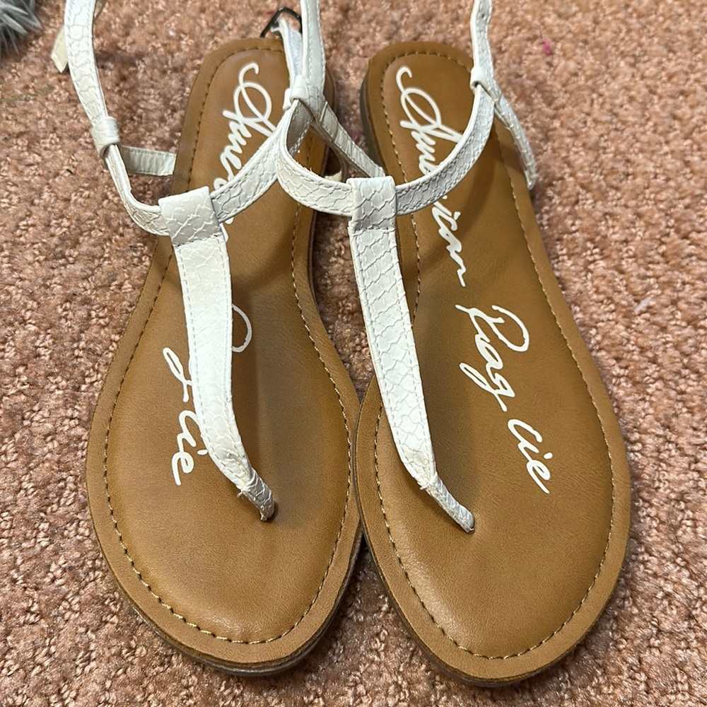 american rag white sandals size 8.5